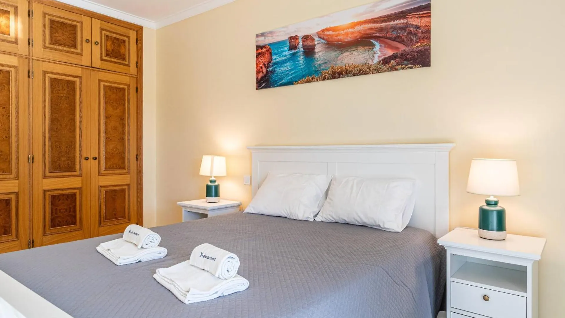 Blue Horizon Apartment By Hellovacations Albufeira 0*,  Portugália